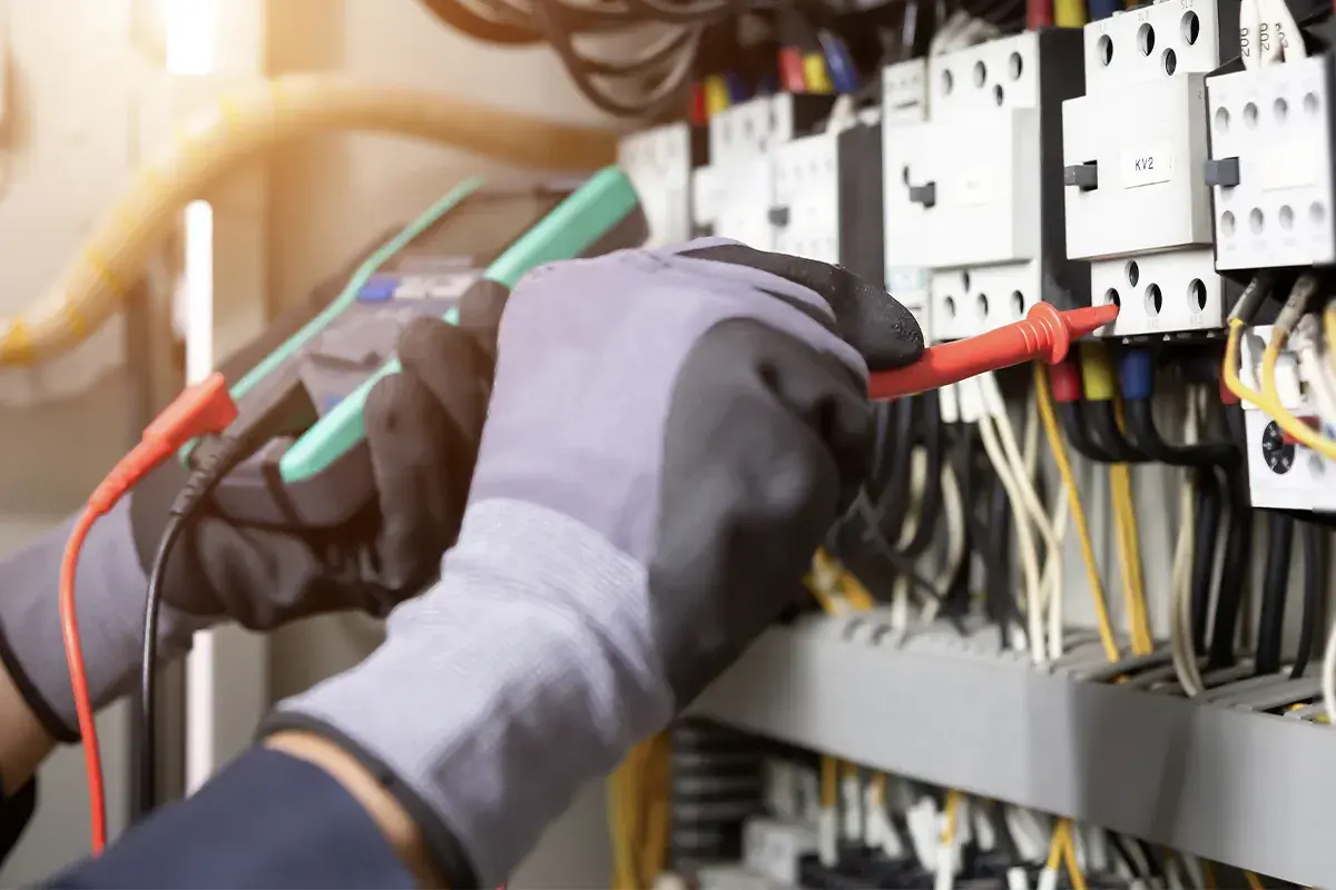 Servicio electrico profesional en techo