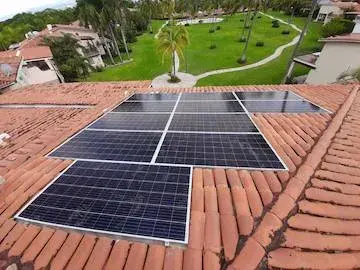 Punta Pelícanos solar installation